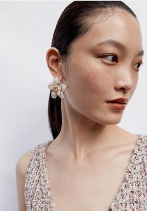 SP VIP PRICE Enamel Flower Earrings